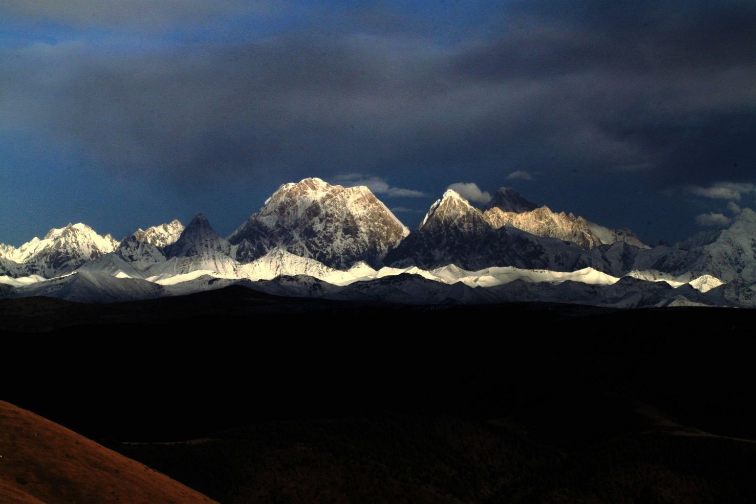 黑石山