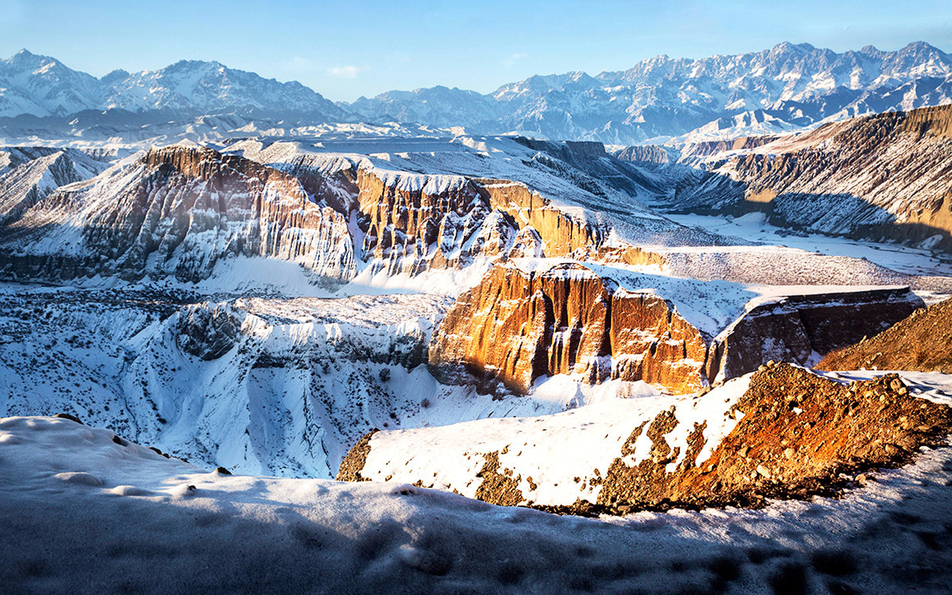 新疆安集海木峡谷冬天雪景桌面壁纸