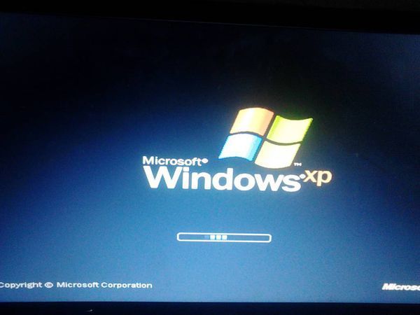 电脑开机显示windowsxp启动画面的时候 键盘三