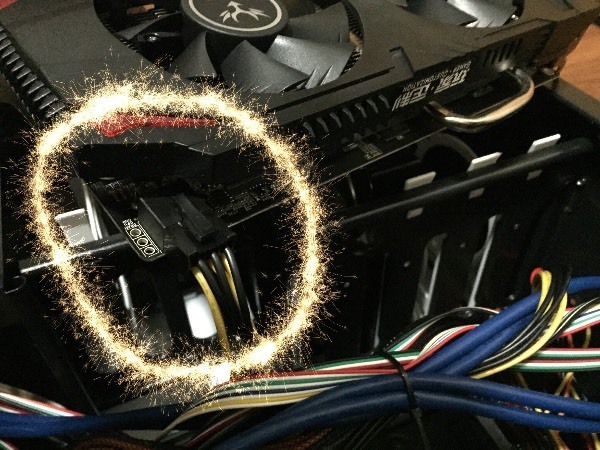 显卡跟电脑连接的线要怎么拆下来_360问答