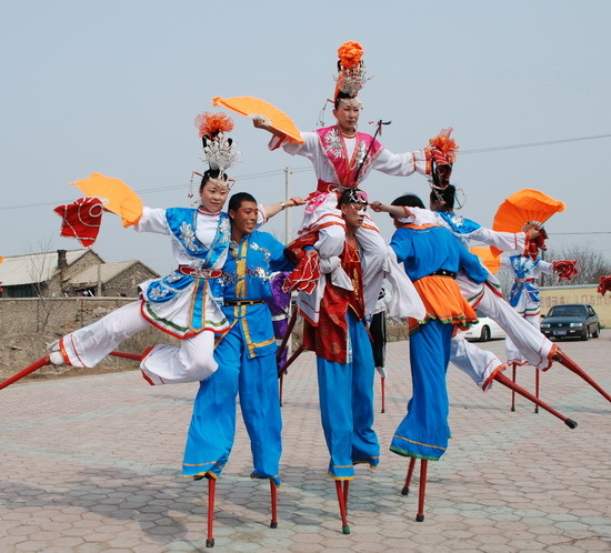 八人创意队形图片