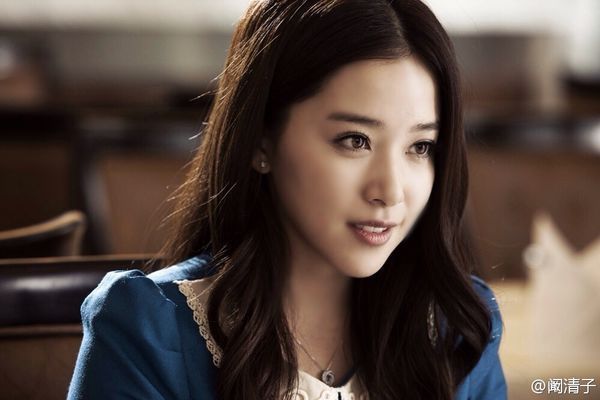 阚清子笑容好丑还不如不笑显老又带苦相还不如