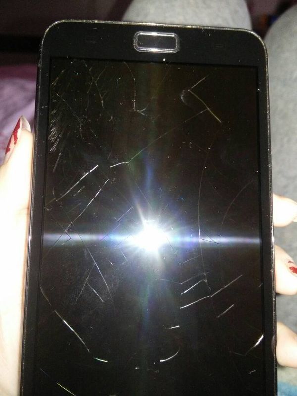 请问这手机这样需要换整个总成吗?还是只要换