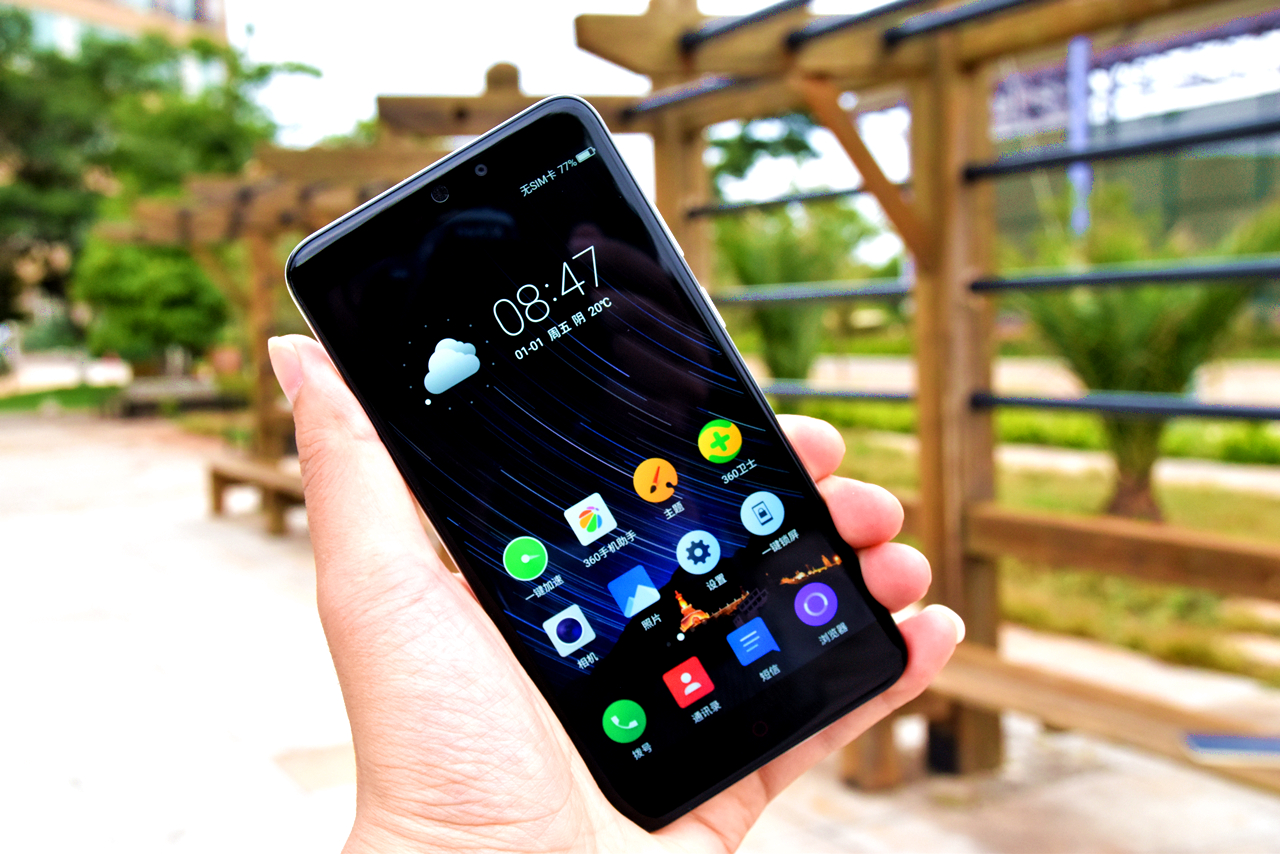 儿童手机多少钱一个 t015a3c95f0fe2a1f2b.jpg