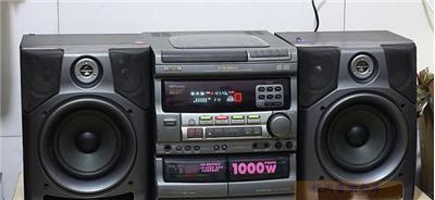 九十年代流行的日本爱华组合音响,有三碟vcd连