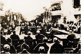 图片一签署《凡尔赛合约》 图片二华盛顿会议