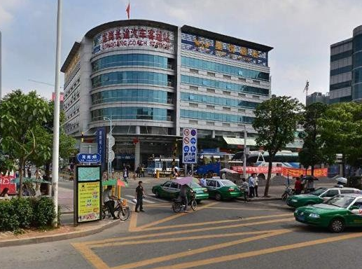 龙岗长途汽车客运站,有没有快班车到广州花都