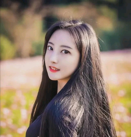 终于知道什么叫做回眸一笑 t01d757ab0e2152de51.jpg