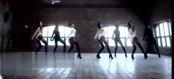谁知道这个性感MV是韩国哪个性感舞团的?_3