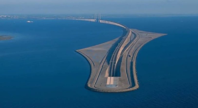 世界最"怪"大桥,走到一半就消失不见了,出现时已到了另一国家