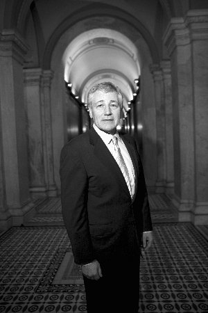 美国前国会参议员,共和党人查克·哈格尔