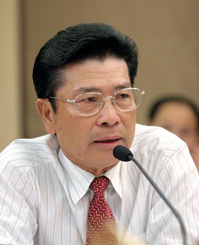 中国出生城市:毕业院校:出生日期: 1942年(壬午年)人物简介:何享健