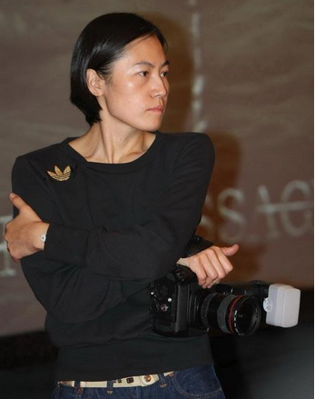 2002年6月,窦唯与高原正式登记结婚,同年8月,窦唯与高原生下女儿