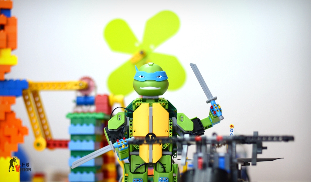 英雄横空出世~忍者龟机器人体验二视频评测