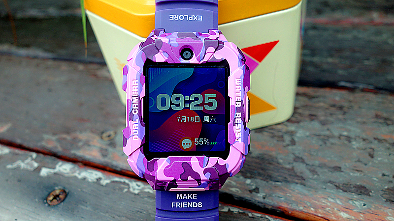 迷彩外观,20米防水,超长续航,高清双摄 ——360儿童手表s2公测试用