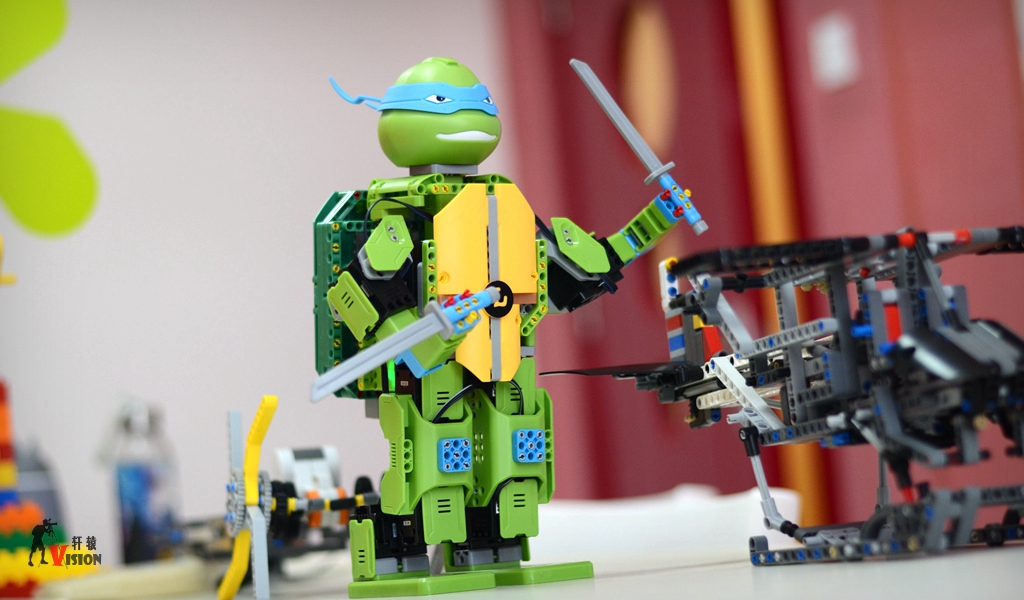 英雄横空出世~忍者龟机器人体验二视频评测