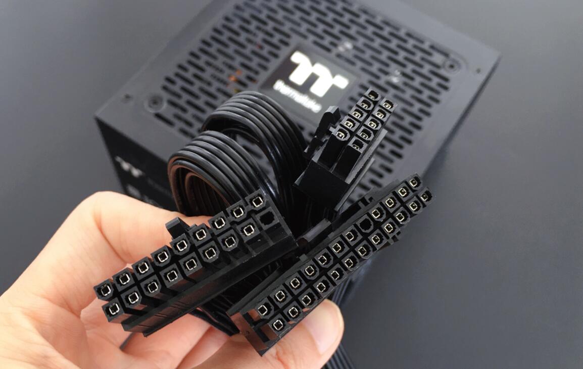 69 综合版区 69 360众测        电源采用全模组接口设计支持防反