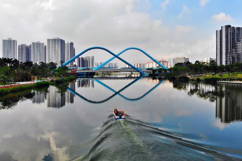 今年5月是第32个爱国卫生月,广州市南沙区龙穴街充分发扬劳动精神