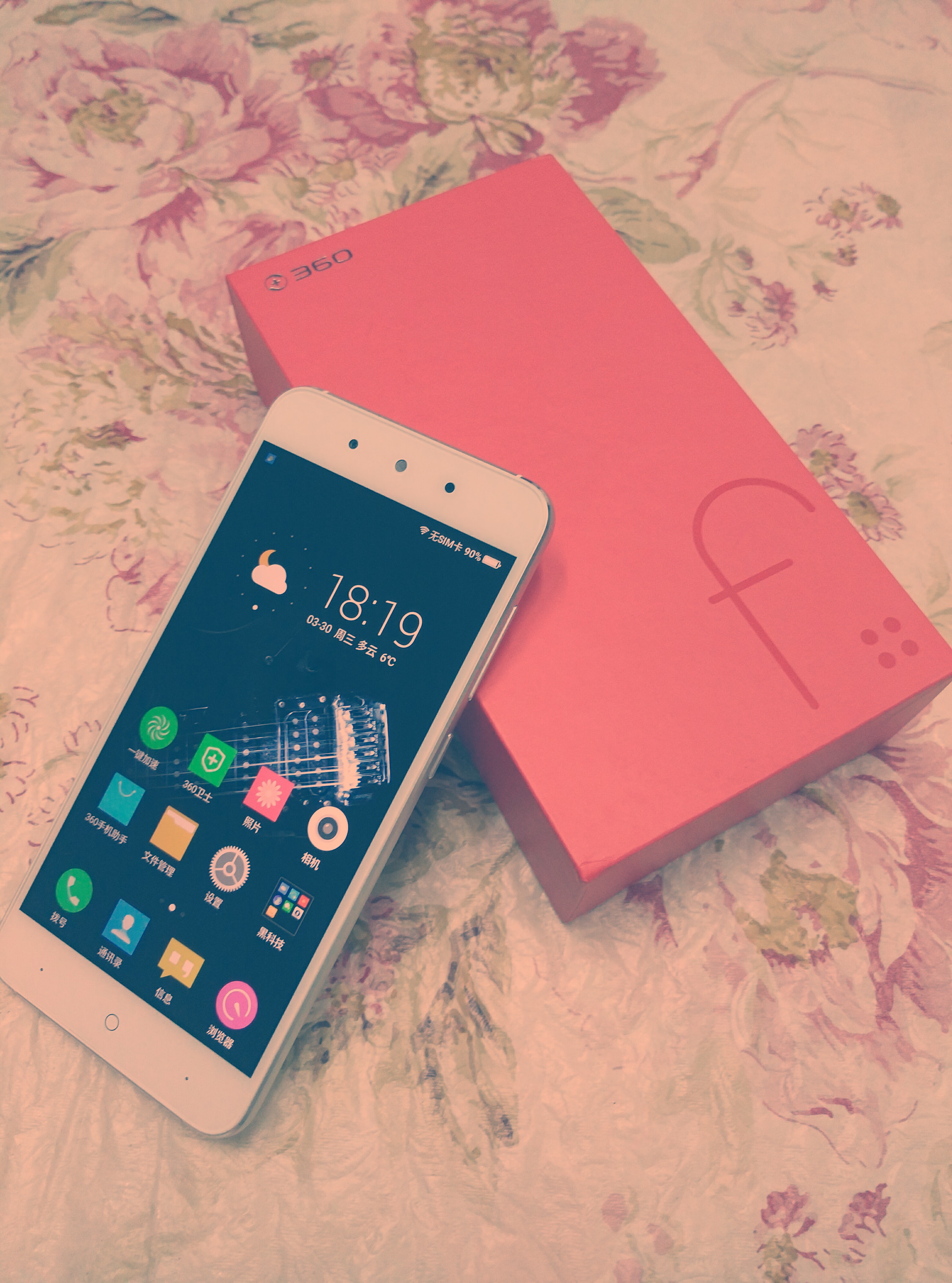 【360手机f4全民开箱】圆润有型,自如随心!做你心中的小苹果