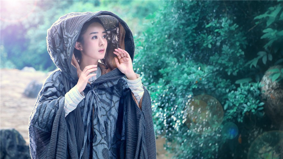 赵丽颕新装来袭妩媚至