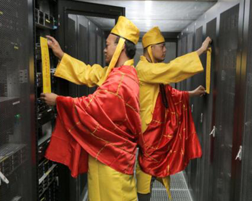 法师为其开光后保其永不宕机这到底是什么游戏