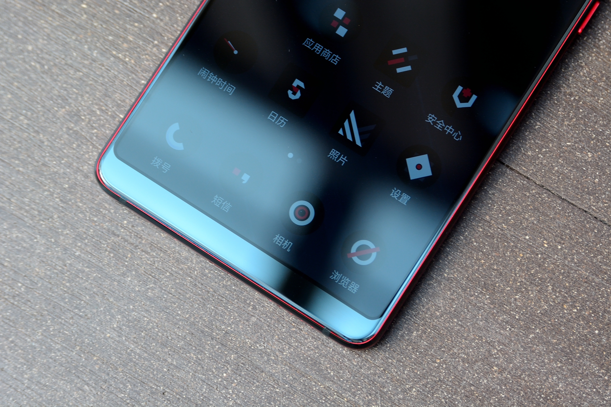 360手机 360手机n7pro  n7pro的前置摄影方面可以是说专为小姐姐设计