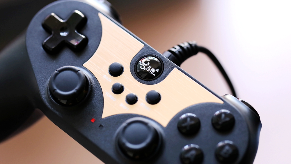 性能卓越的百元平民手柄--北通蝙蝠3游戏手柄实测