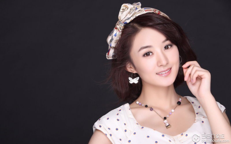 《陆贞传奇》女主角赵丽颕清纯写真.