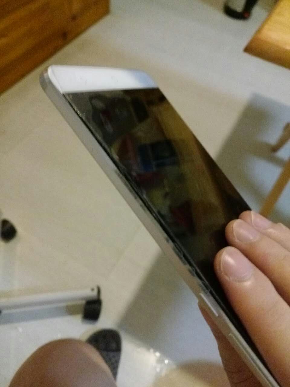 手机电池鼓包了