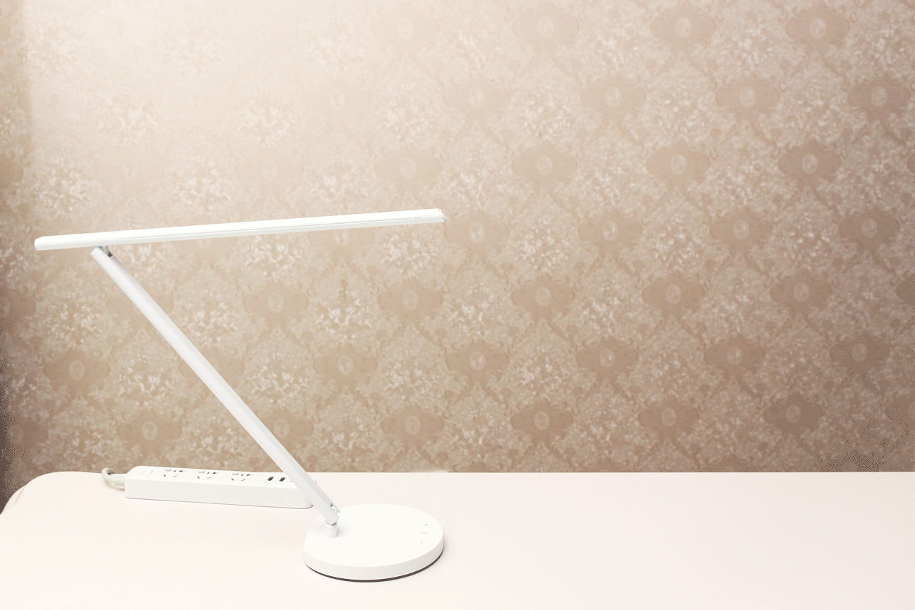 拒绝花拳绣腿,360台灯1s好看实用