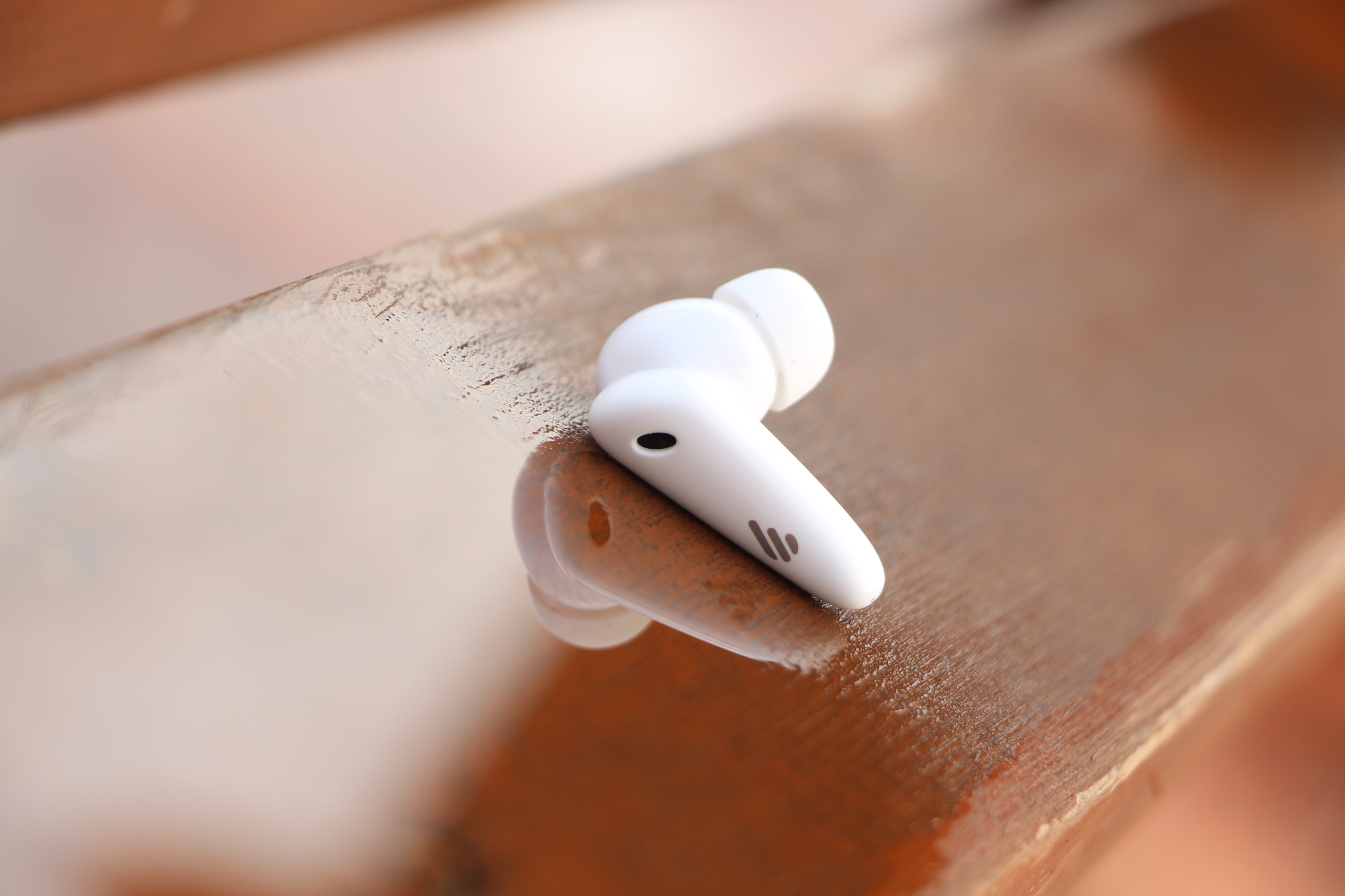 年轻态,高颜值,强性能--漫步者funbuds主动降噪蓝牙耳机