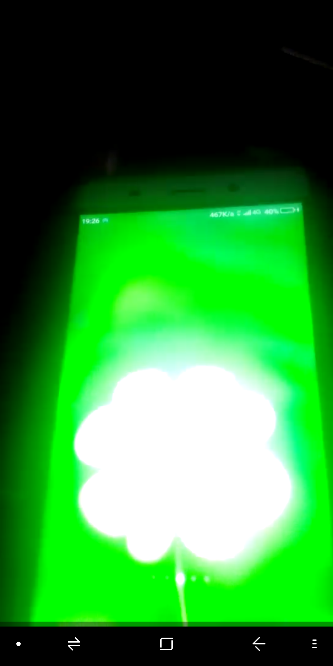 手机屏幕一直闪烁是怎么了不知道有没有人懂