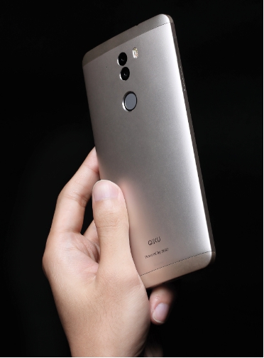 2000元性价比之王360奇酷手机旗舰版12月1日10点发售