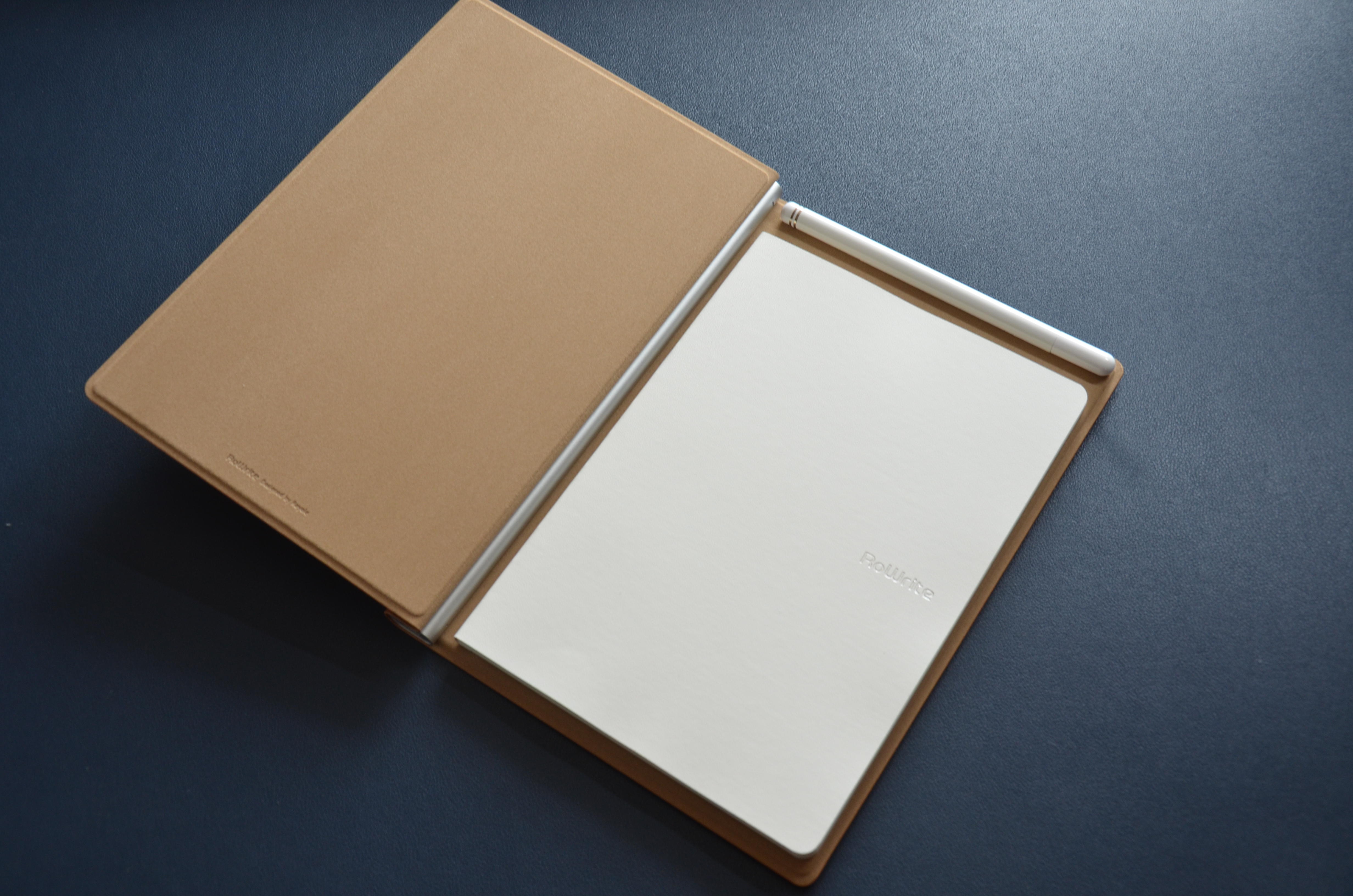 书写的情感温度与现代科技的完美结合,柔宇智能手写本rowrite 2