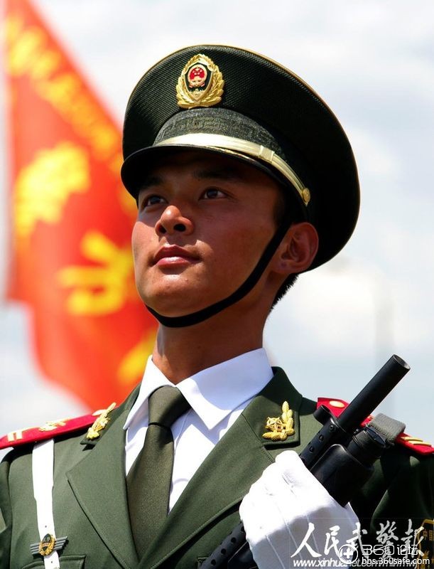 中国军人——万岁!