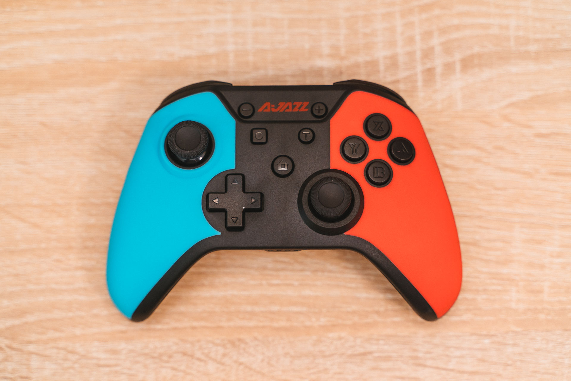 提升操控一招制胜,专为主机打造—黑爵游戏手柄评测