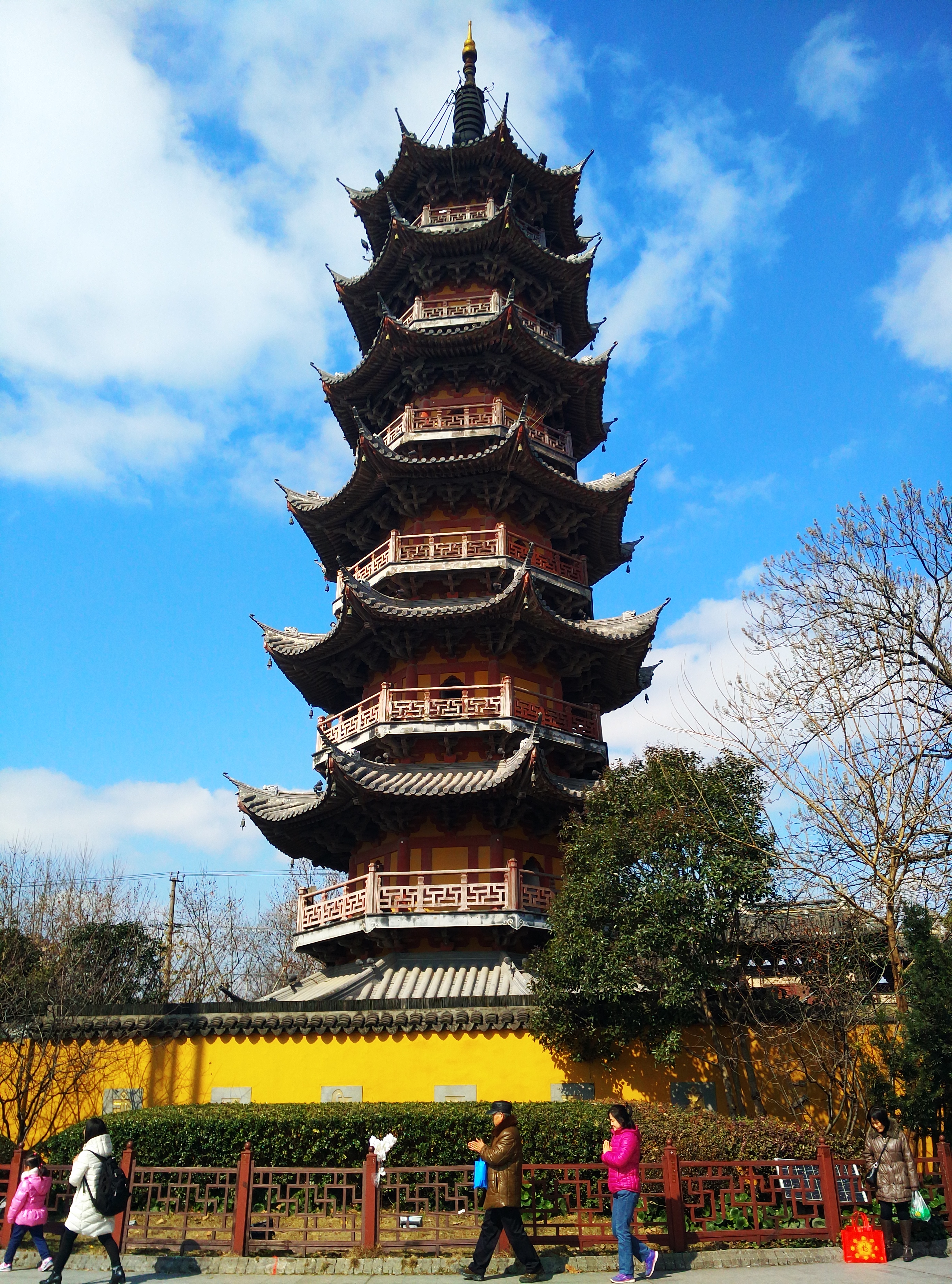 【360纪实】香火很旺的江南千年古刹——上海龙华寺