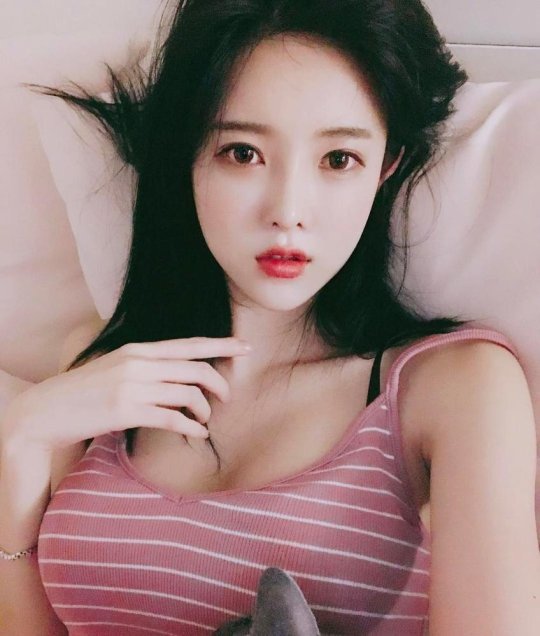 "亚洲第一美少女"主播阿英:靠身材赚辆保时捷_360梦幻西游资讯_360