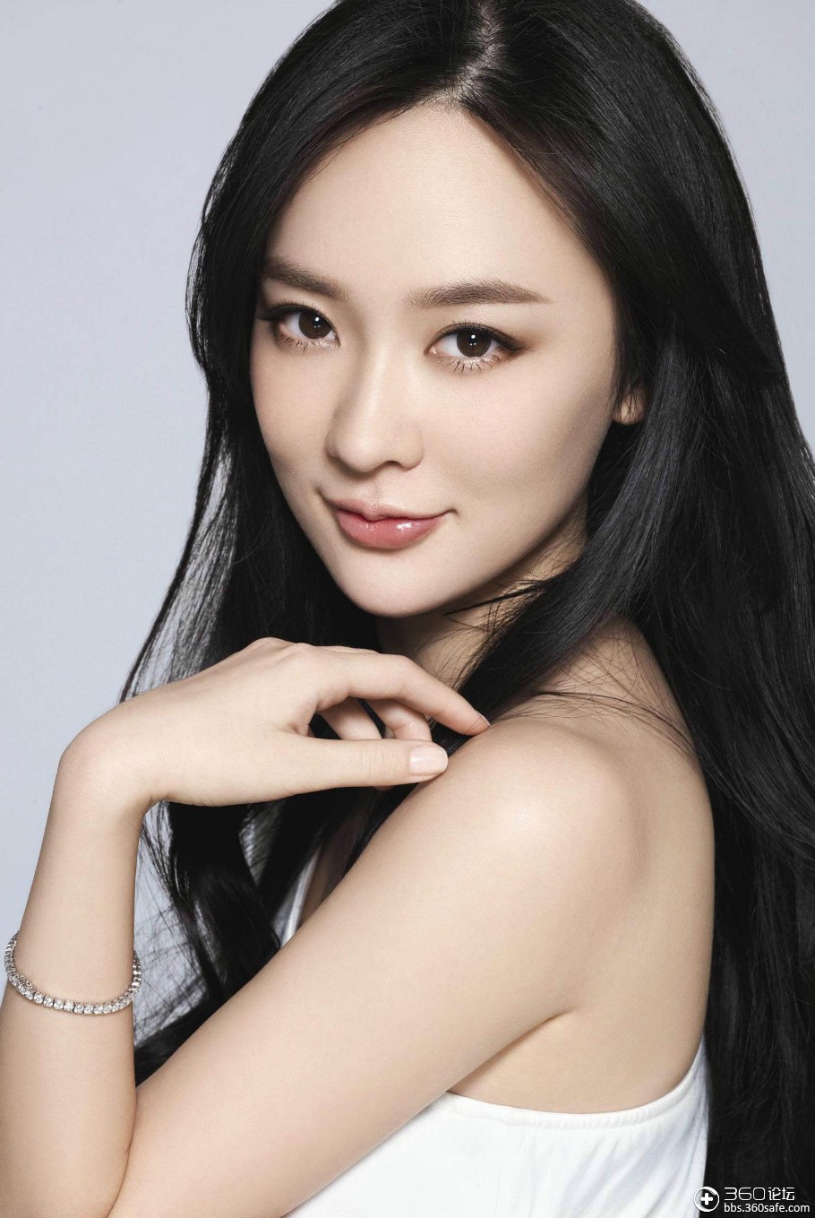 霍思燕风情迷人.