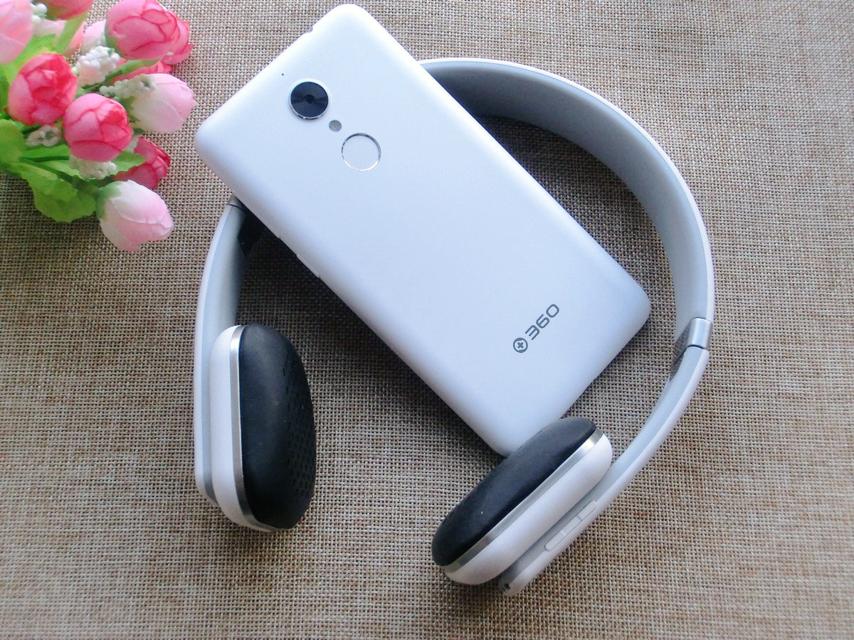 【360手机n4开箱】十句话说说360手机n4初印象