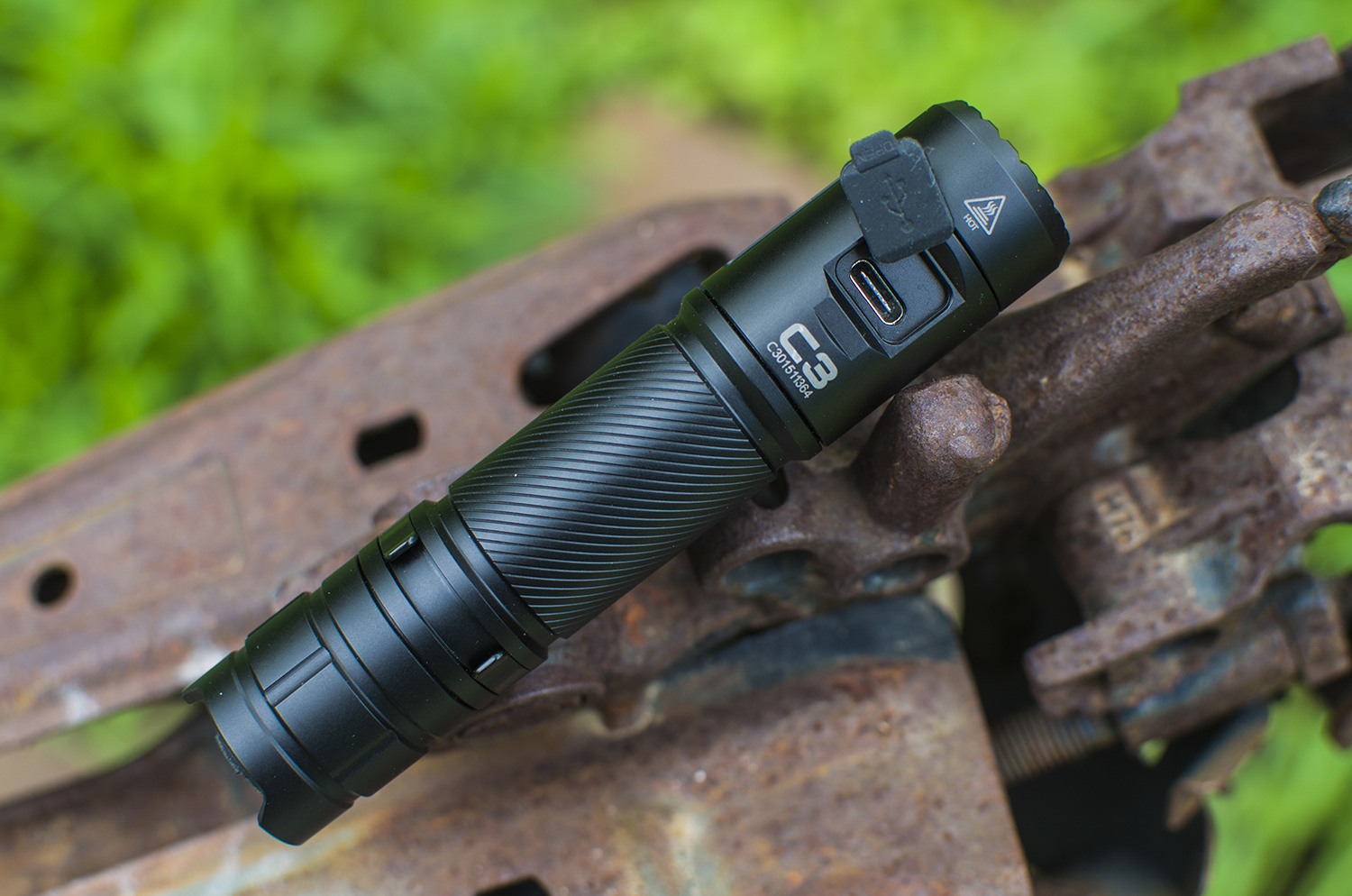 简单小巧性价比高的日用手电:务本c3