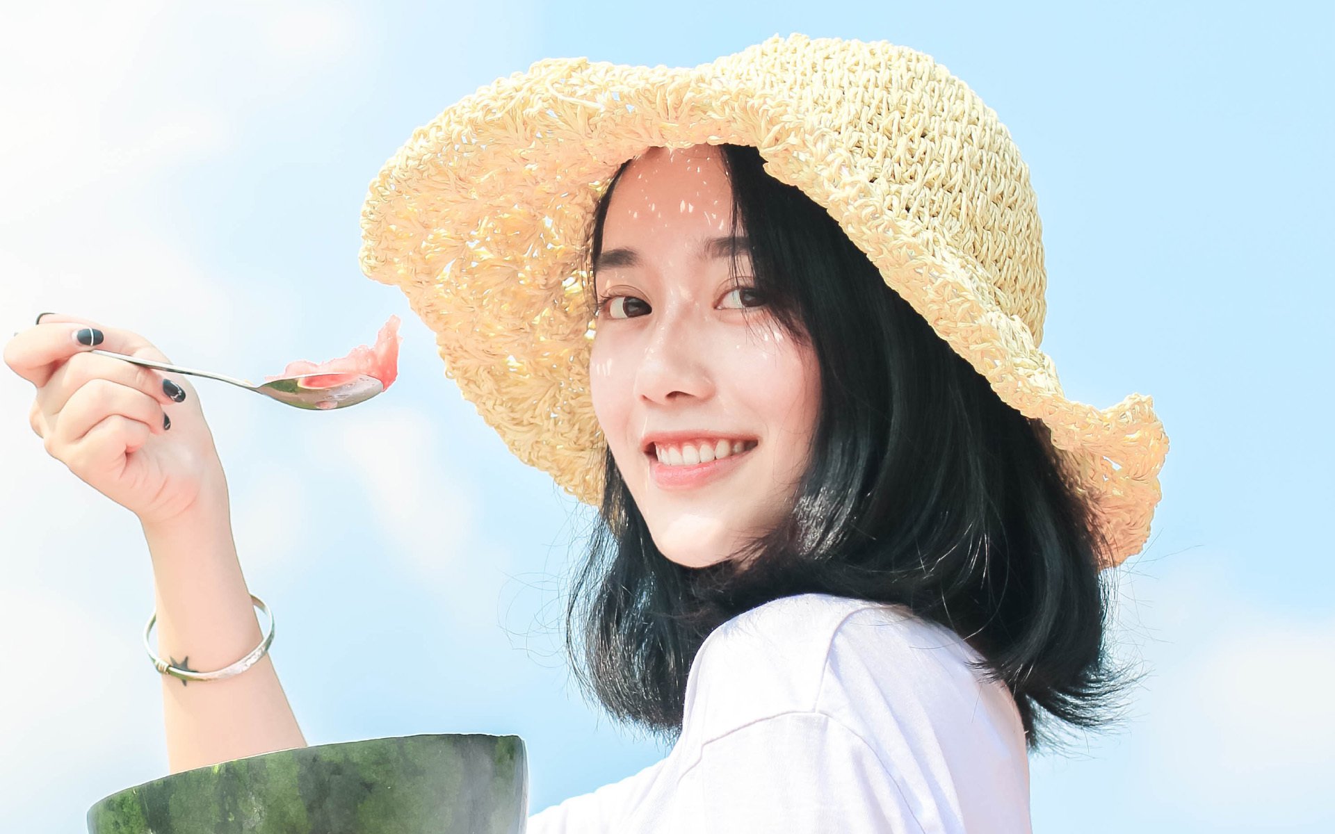 360壁纸里面这个美女是谁