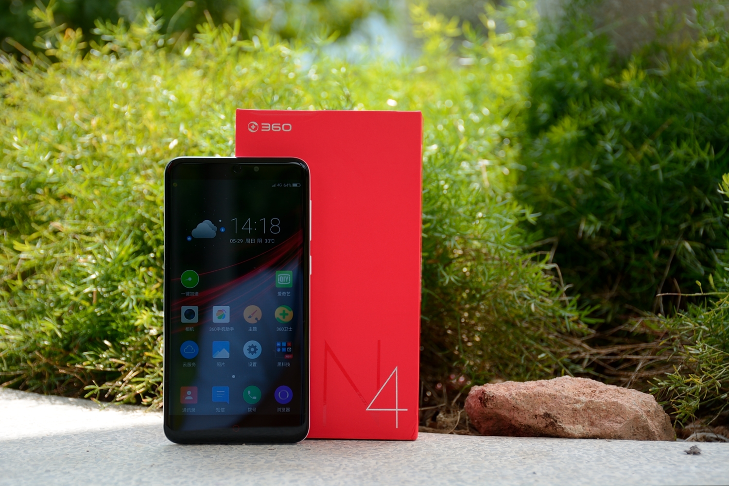 【360手机n4开箱】均衡而强悍,一款手感出色的性能怪兽