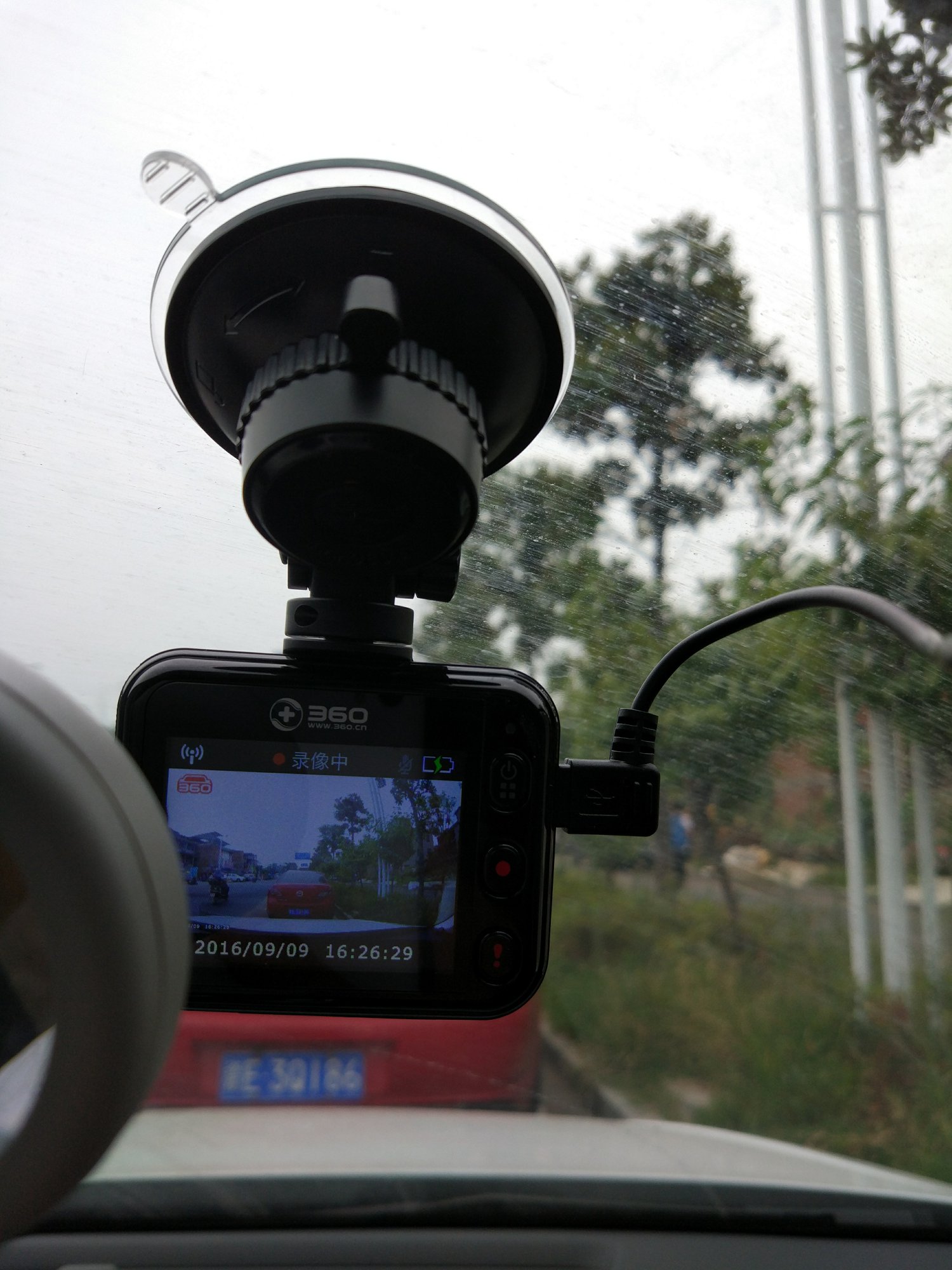求助:360行车记录仪(第一代)总是自动关机!