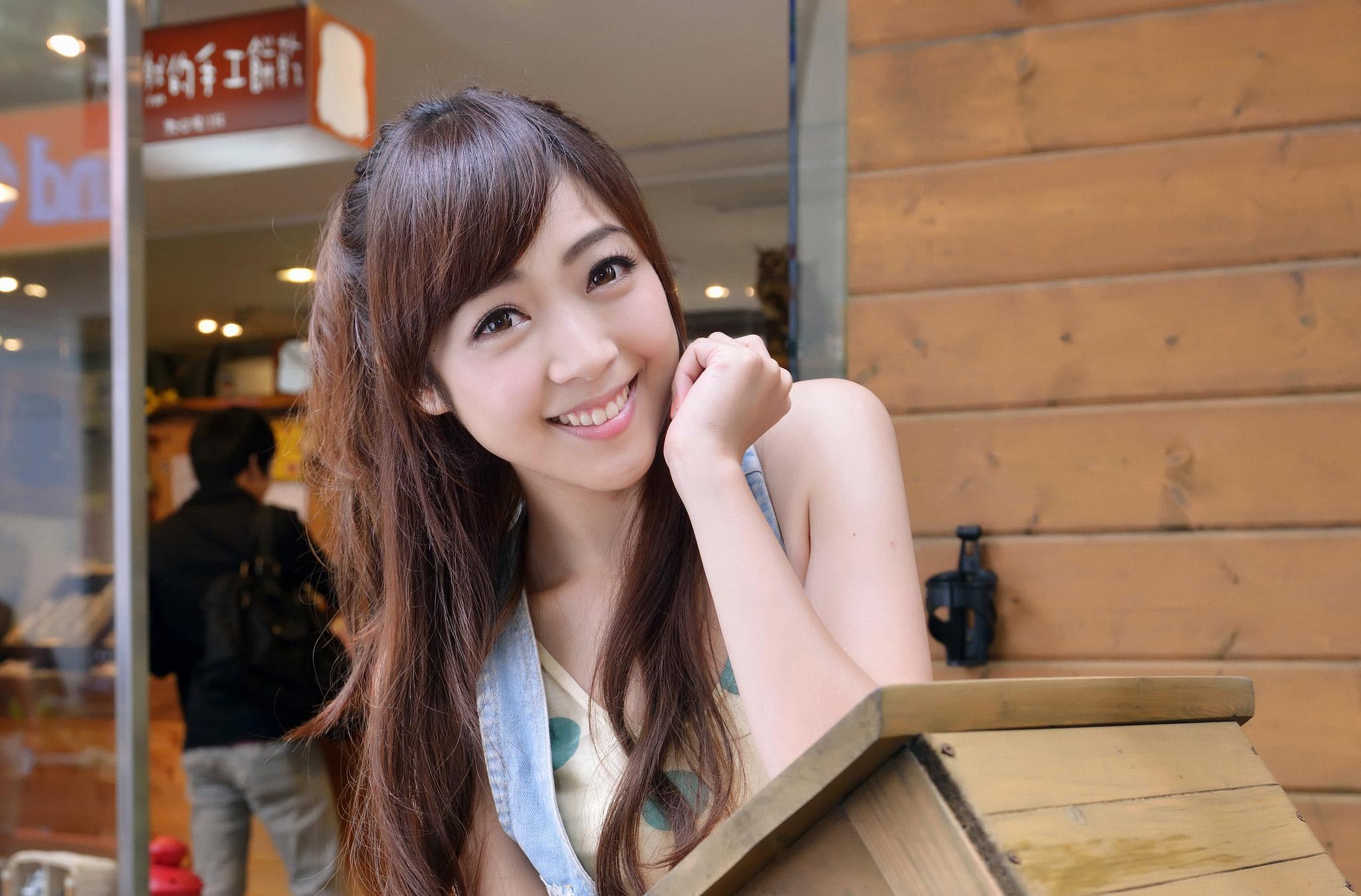 台湾姑娘黄甄妮