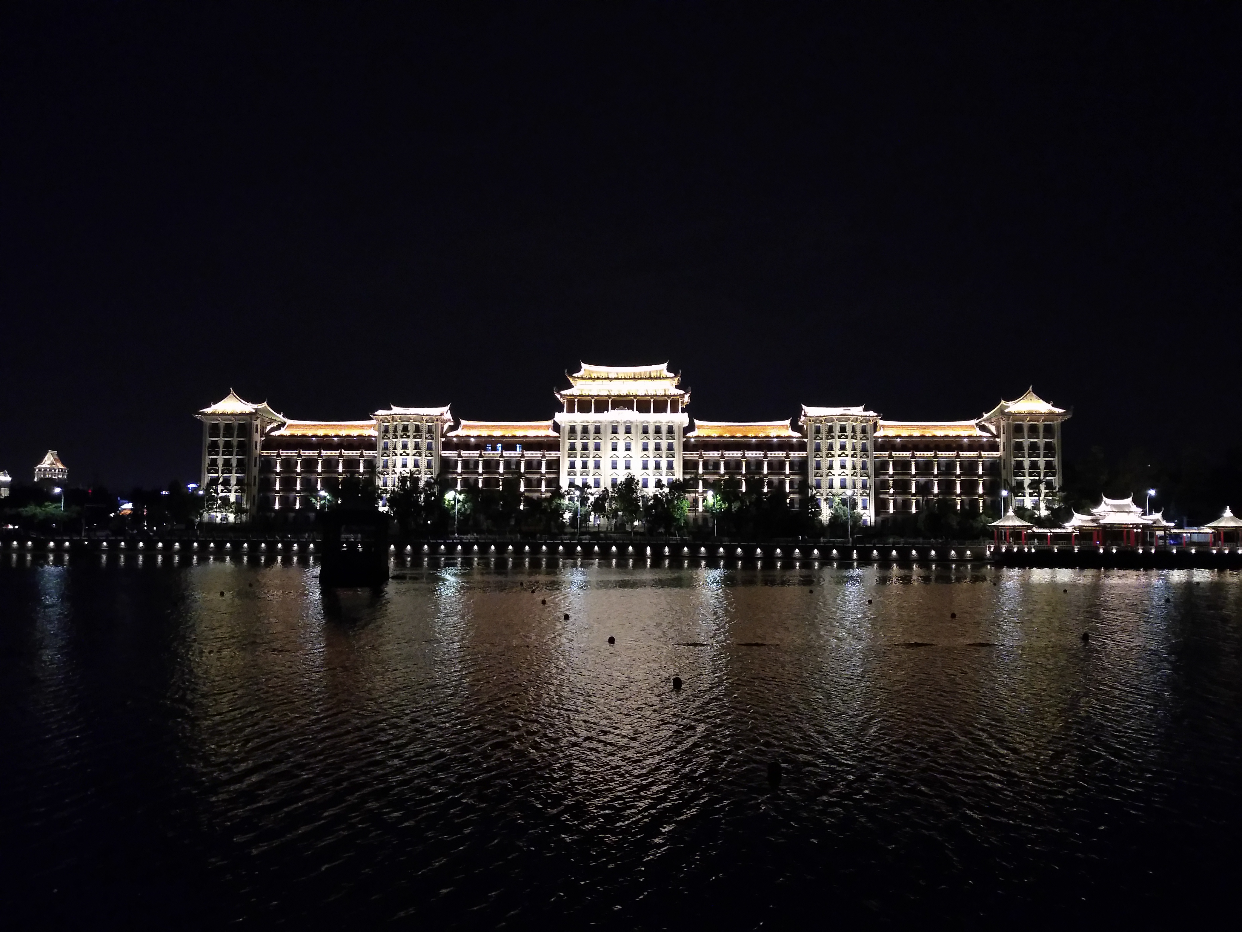 集美中学(典型的嘉庚式建筑)