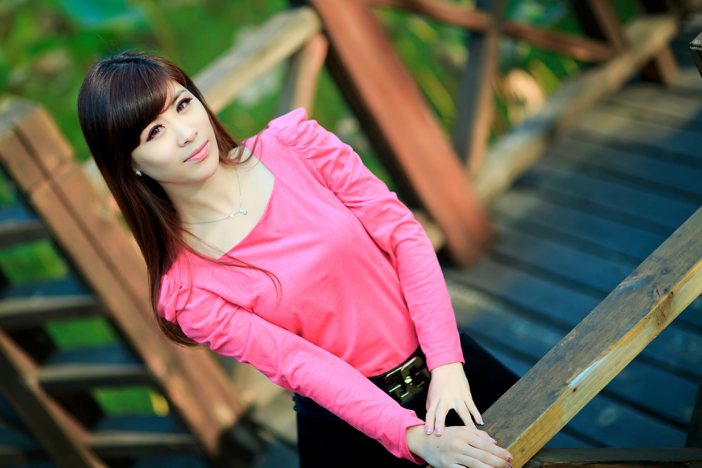 【360资源组】美女外拍--[32p]