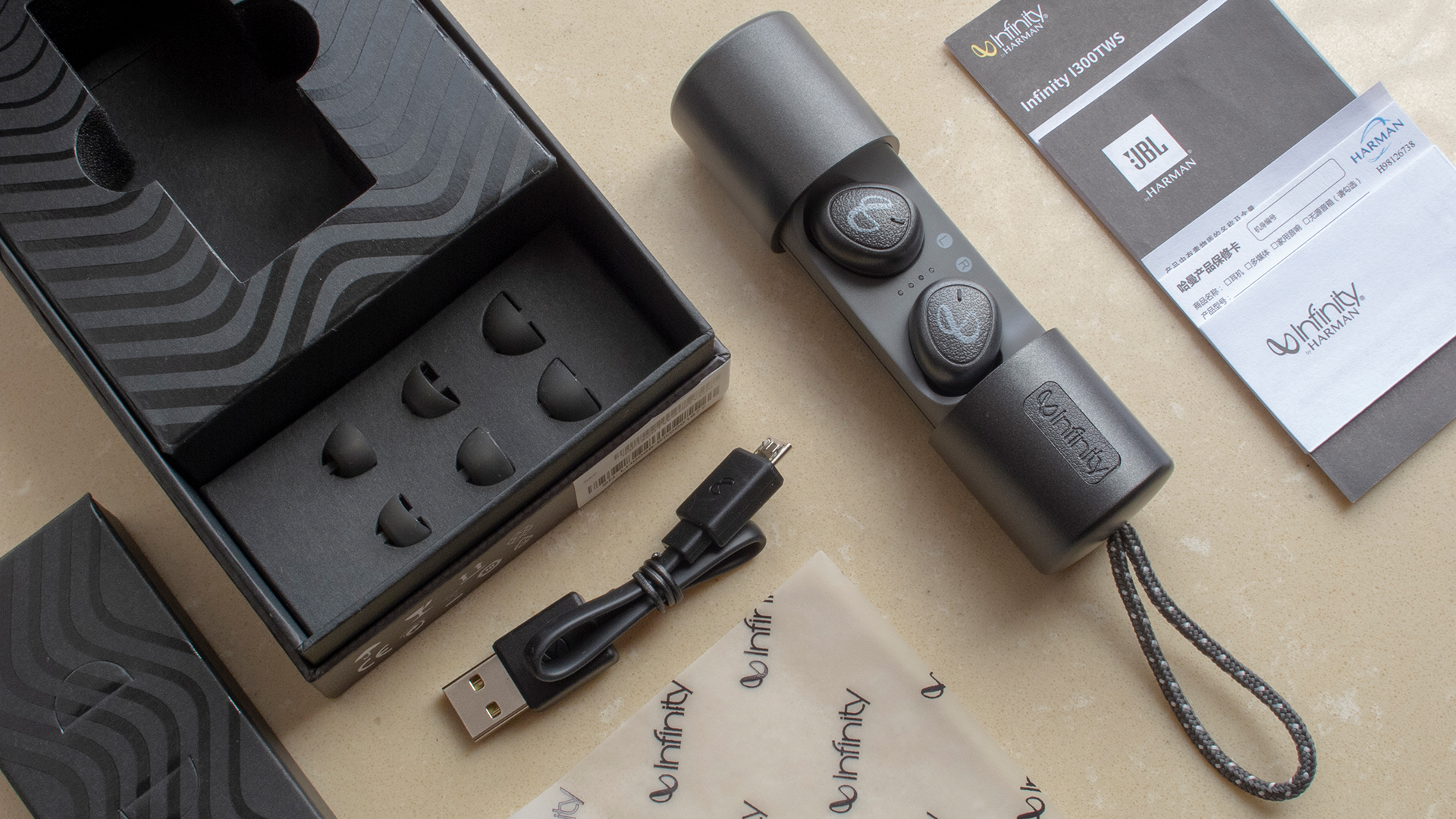 开箱哈曼燕飞利仕 i300tws 真无线入耳式蓝牙耳机!