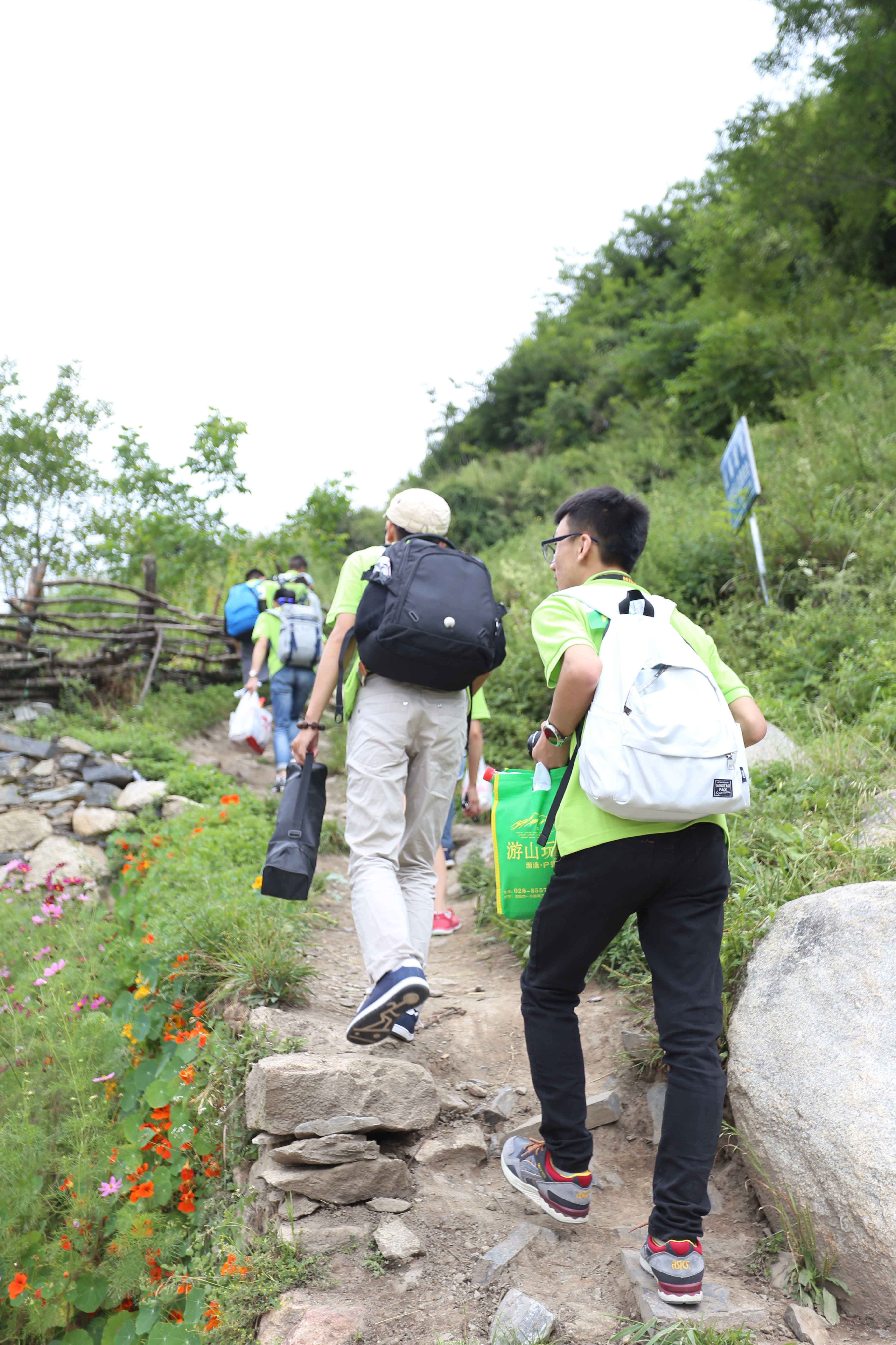 360手机n4s户外挑战成都站,徒步孟屯河谷