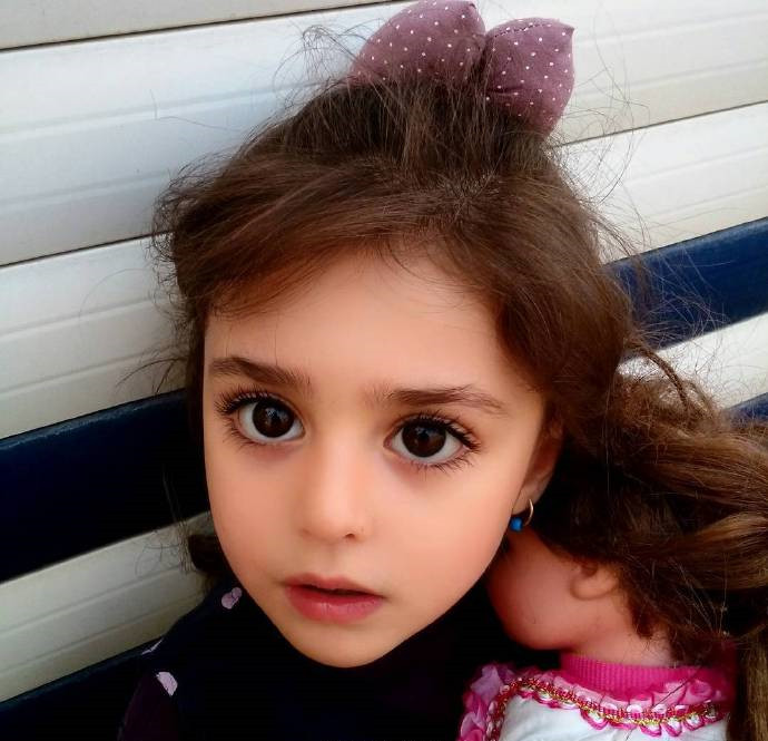 这姑娘太漂亮啦萌萌哒